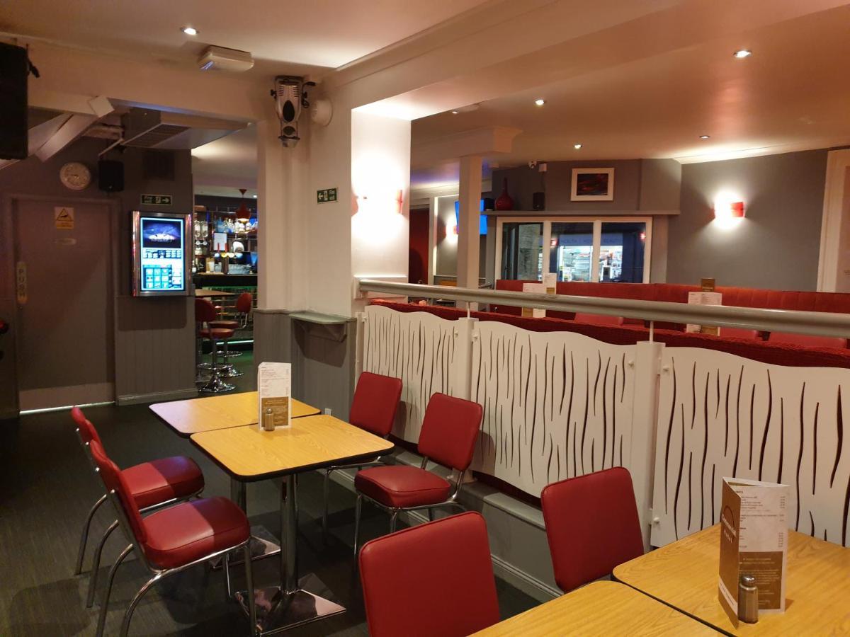 Commercial Hotel